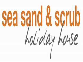 Sea Sand and Scrub Holiday House - Accommodation in Surfers Paradise