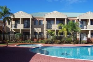 Country Comfort Inter City Perth Hotel  Apartments - Accommodation in Surfers Paradise