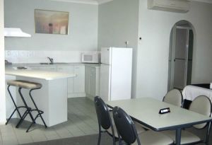 Moby Dick Waterfront Resort Motel - Accommodation in Surfers Paradise
