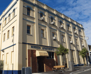 Apartments Nireeda on Clare - Accommodation in Surfers Paradise